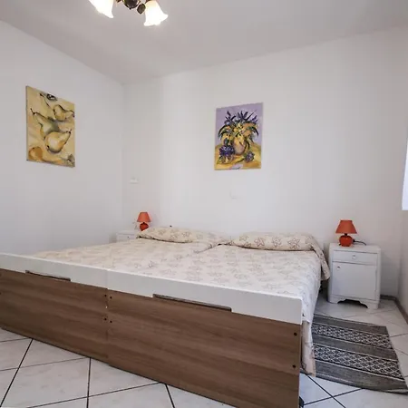 Tosca With Parking * ロヴィニ