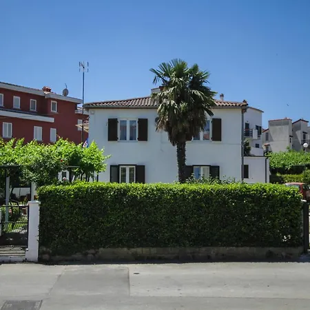 Tosca With Parking * Ρόβινι