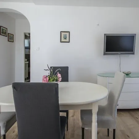 Tosca With Parking *