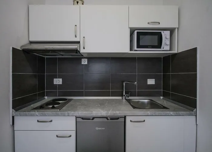 Tosca With Parking Ρόβινι